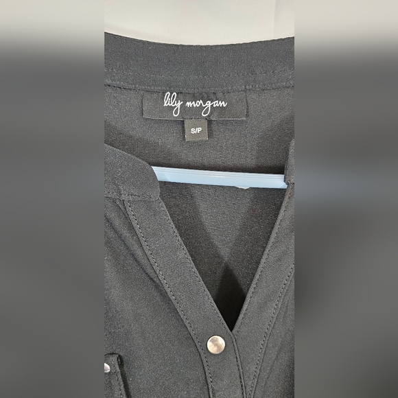 NWT Lily Morgan S Women black shirt top. Short sleeves small - Picture 2 of 4